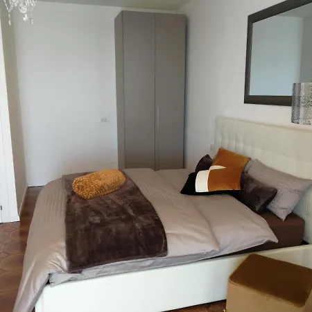 Bnbvistalago Bed & Breakfast Bee